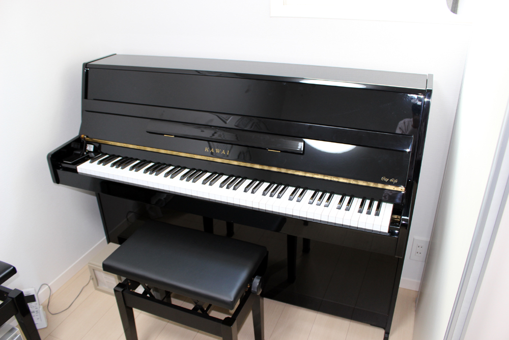 爆買い安いカワイ 河合器 KAWAI アップライトピアノ CL-5N 2050569 ブラック 椅子付 YAMAHAより好き アップライトピアノ